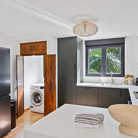 Villa Met Zwembad - 10 Min - 6p - *